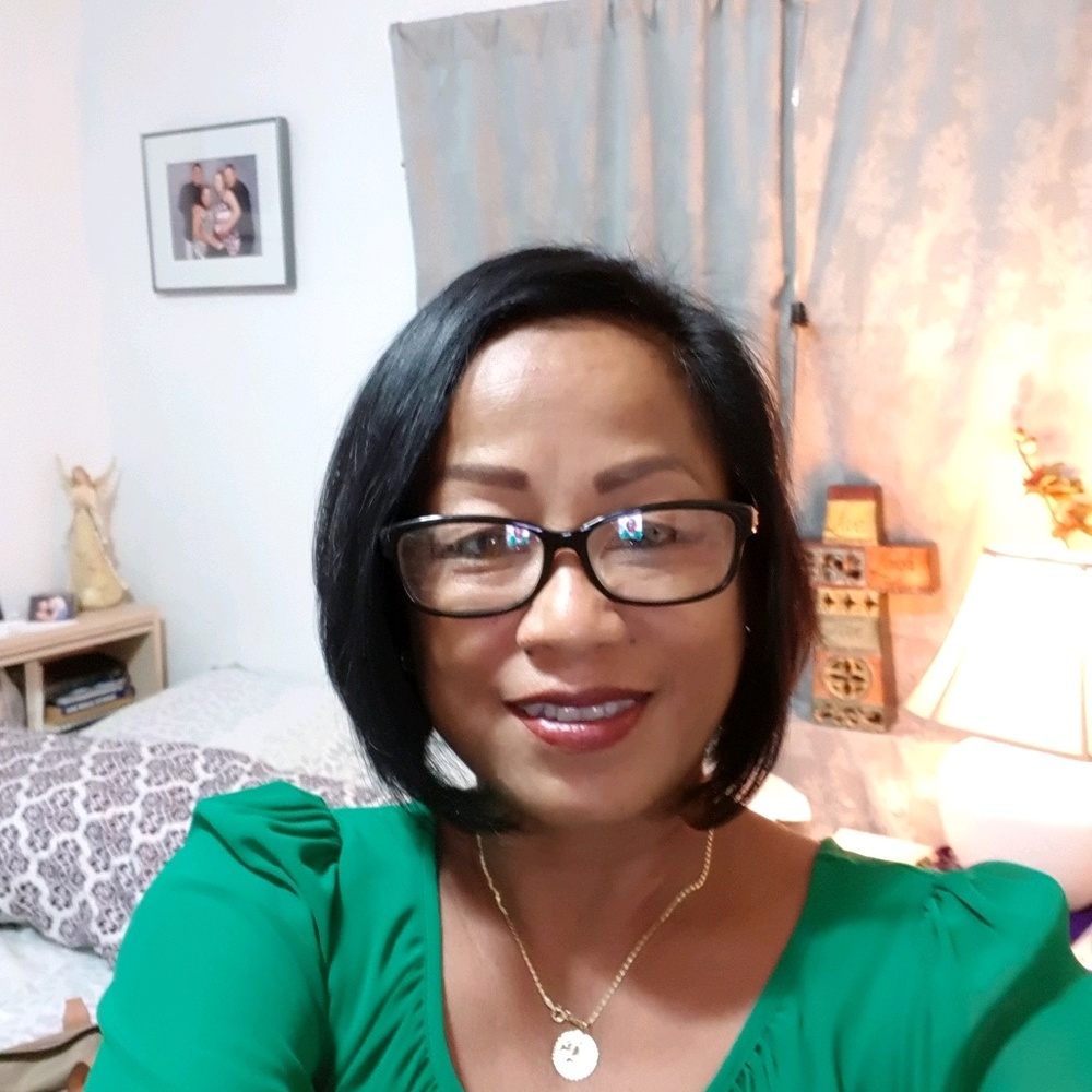 Meet your Posher, Dina